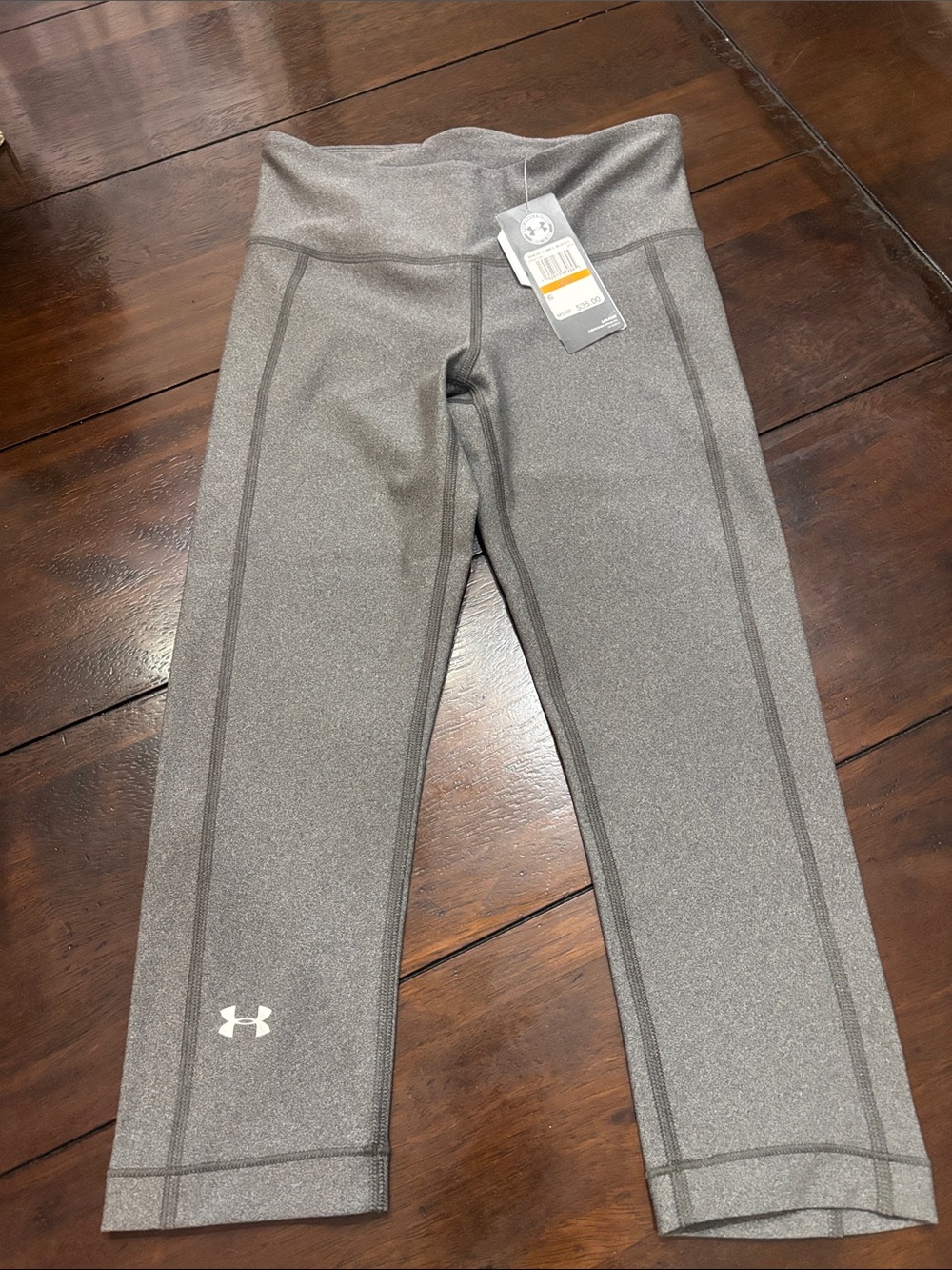 Under Armour Women’s Gray Capri Compression Performance Leggings